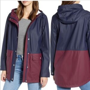 Levi’s Women’s colorblock rubber sized raincoat size S, NWT